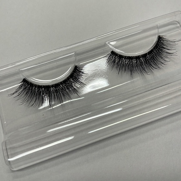 TARTE - Goddess False Lashes - Picture 3 of 7